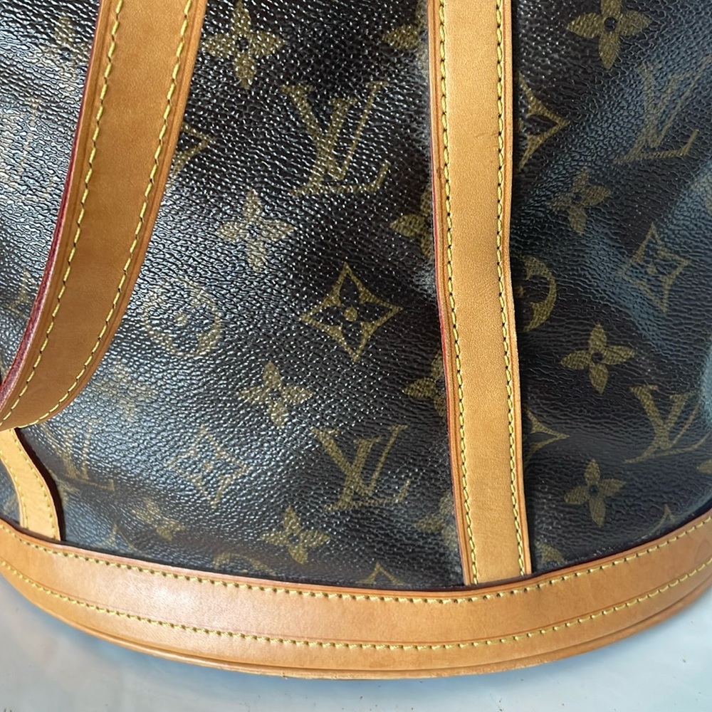 Authentic Large Bucket Shoulder Bag Louis Vuitton. - Picture 4 of 17